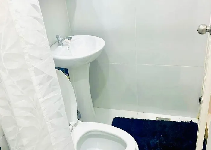 White Rose Condotel At Victoria Sports Tower * 马尼拉